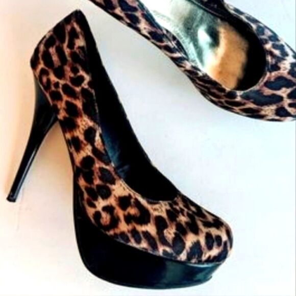 Jessica Paster Cheetah Platform Heels - Picture 1 of 5